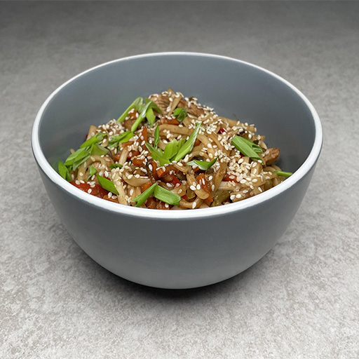 m Удон с говядиной, овощами и соусом Кочудян