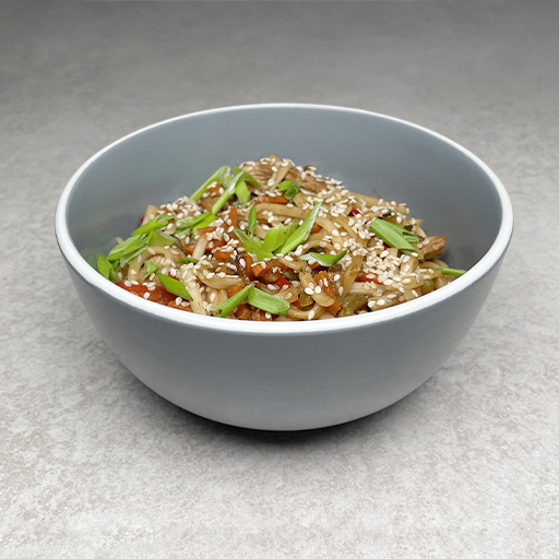 m Удон с курицей и овощами